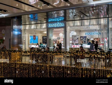 hudson yards jewelry stores.